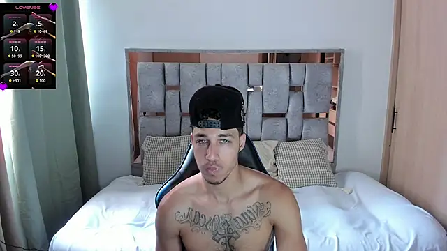 แชท XXX สดของ orionblaze69_