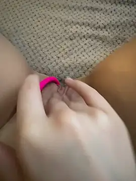 غرفة دردشة anonimgirl18old المباشرة