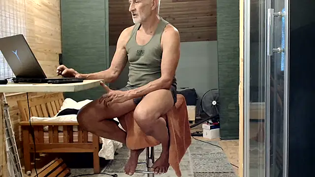 Dad-XL Show in webcam