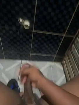 Eduardonxndndndm Show in webcam