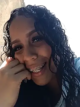 Laura20lopezのウェブカメラショー