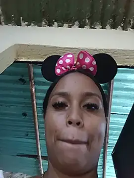 Laura20lopezのウェブカメラショー