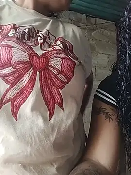 Tu-Diablita_Caliente: διαδικτυακό σόου στην κάμερα