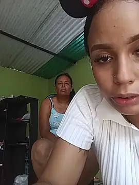 Pertunjukan Kamera Web Tu-Diablita_Caliente