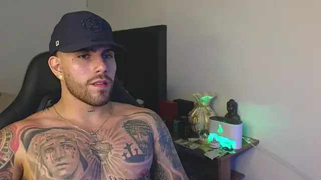 Ades_Lowe Webcamshow