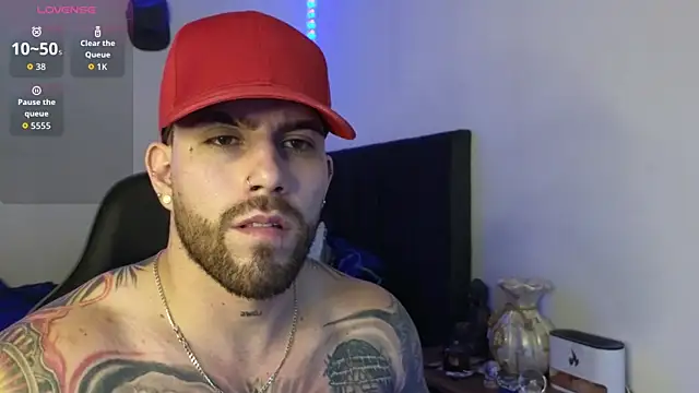 Ades_Lowe Show in webcam
