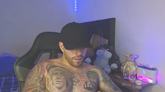 Show de Ades_Lowe na webcam
