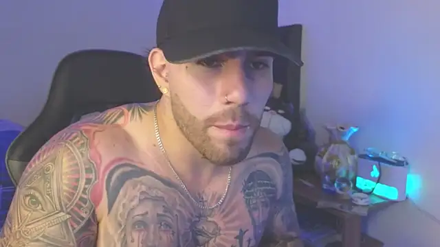 Ades_Lowe Pertunjukan Webcam