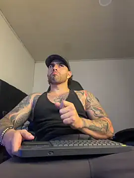 Show de Ades_Lowe na webcam