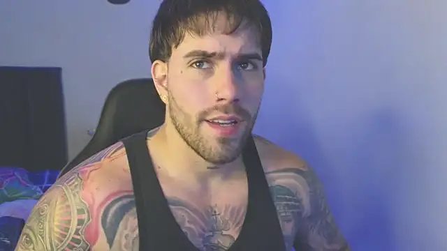 Webkamerová show Ades_Lowe