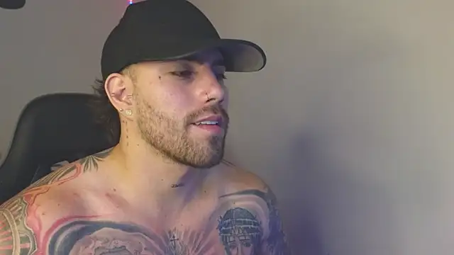 Webkamerová show Ades_Lowe