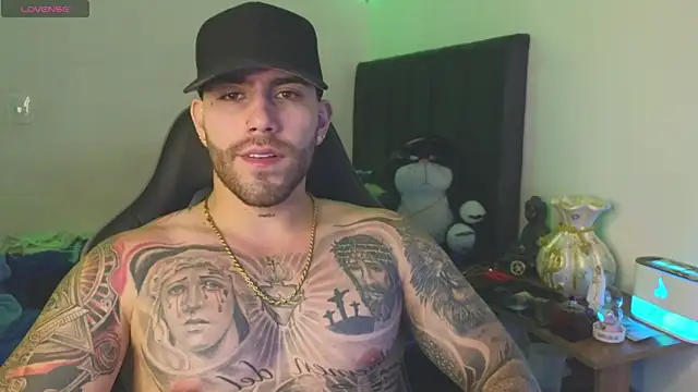 Show modela Ades_Lowe na web-kameri