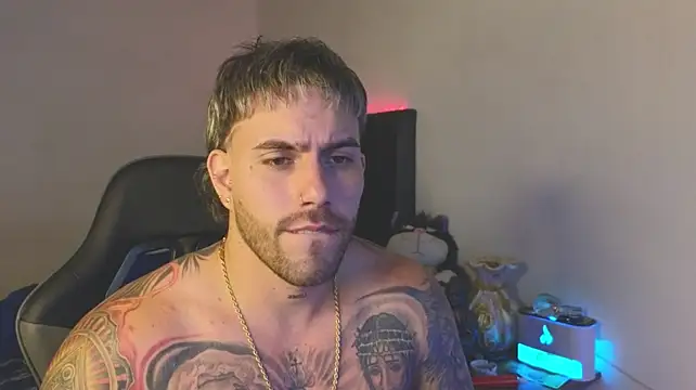 Ades_Lowe webcam show