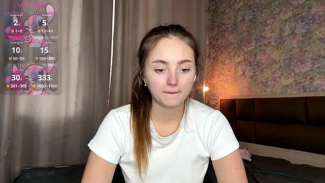 LoraDavi's Live XXX Chat