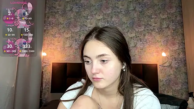 LoraDavi élő XXX-chatje