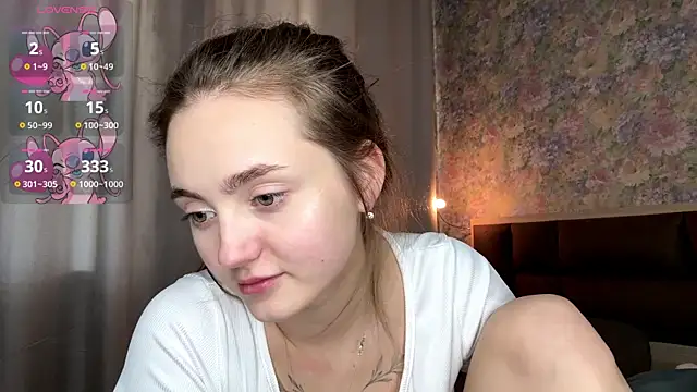 Chat +18 de LoraDavi ao vivo