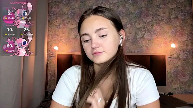 Онлайн чат XXX LoraDavi