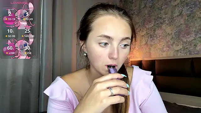 LoraDavi's Webcam Show