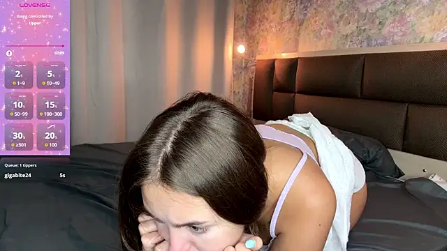 LoraDavi Chat XXX live