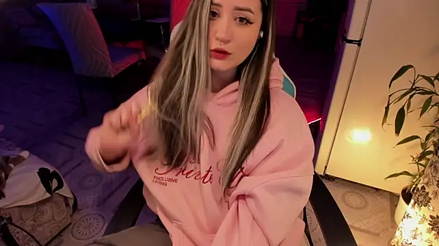 צ'אט XXX בשידור חי של Sserendipityy