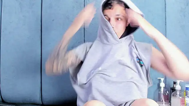 חדר צ'אט בשידור חי של Megan_Thompson_