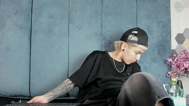 Megan_Thompson_n Live chat-huone