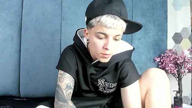 Megan_Thompson_'s Live XXX Chat