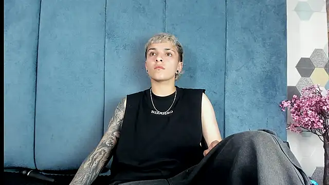 Megan_Thompson_ Chat XXX in diretta