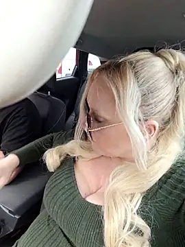 Bella_Squirts Show Webcam