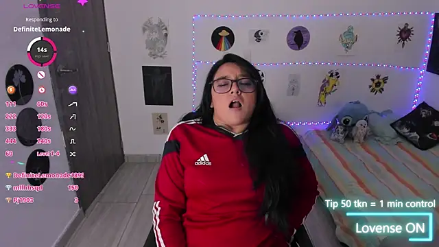 Chat XXX en directo de Cherry_blush_