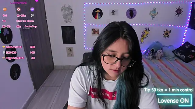 Chat XXX en directo de Cherry_blush_
