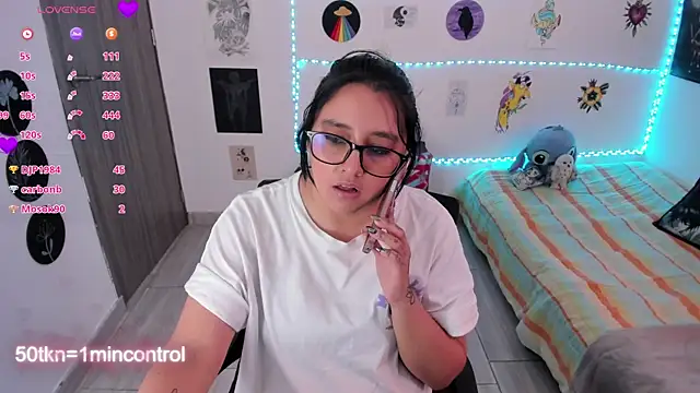 Chat XXX en directo de Cherry_blush_