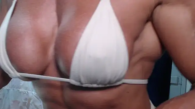 Pokazy przed kamerką – Stronggsexy