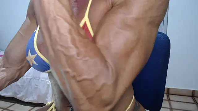Chat +18 de Stronggsexy ao vivo