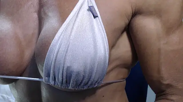 Show modela Stronggsexy na web-kameri