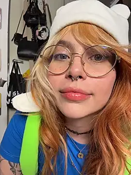 YunoRose_ Show in webcam