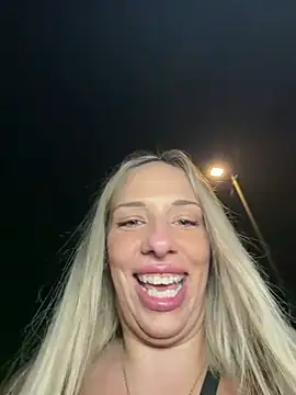 SweetBella95_'s Webcam Show