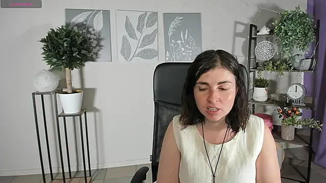 MartaEdams Adlı Modelin Canlı XXX Sohbeti