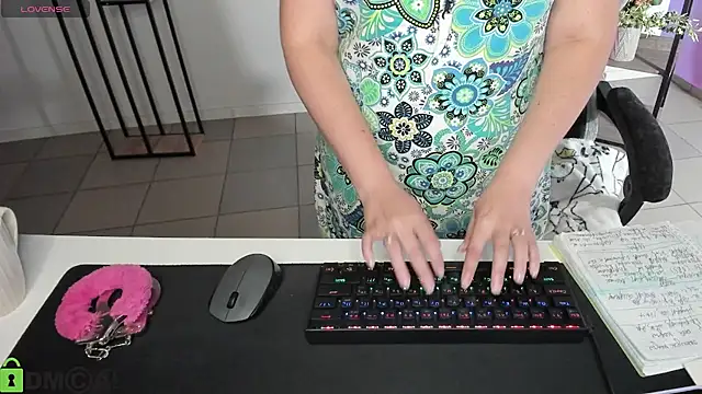 MartaEdams Chat XXX live