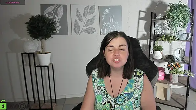 دردشة MartaEdams الجنسية المباشرة