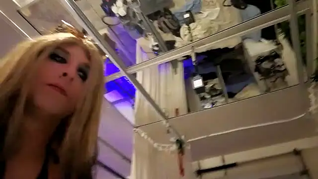 MissleAnusMike Show in webcam