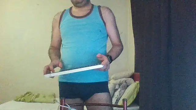 Show modela st206boy na web-kameri