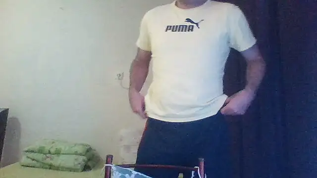 Show modela st206boy na web-kameri