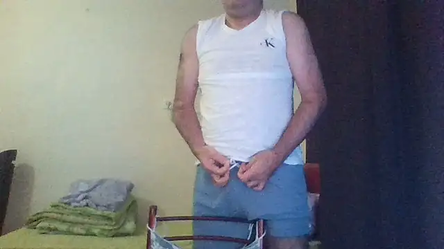 Show modela st206boy na web-kameri