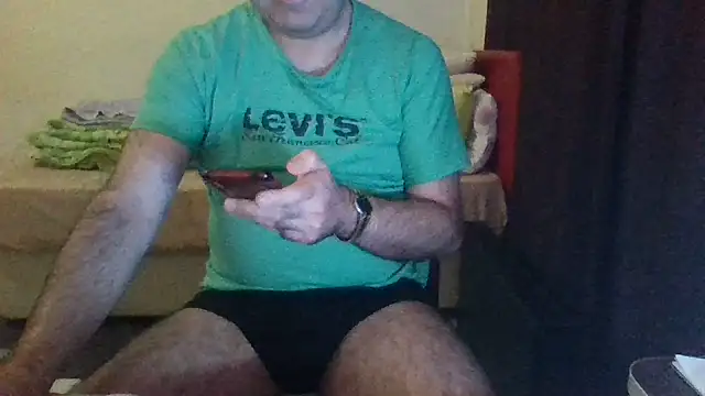 Show modela st206boy na web-kameri