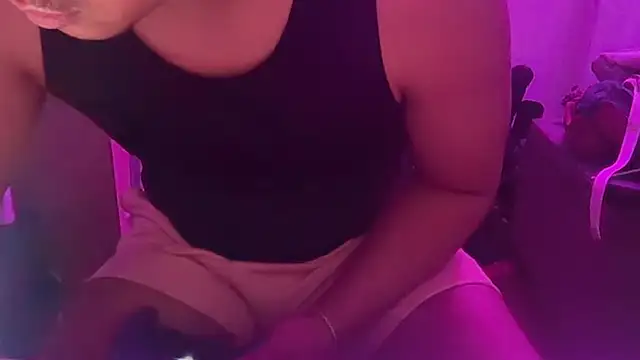 הופעת וובקאם של LosAngelesUncutLatino