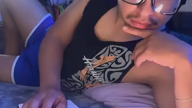 LosAngelesUncutLatino: вебкам-шоу