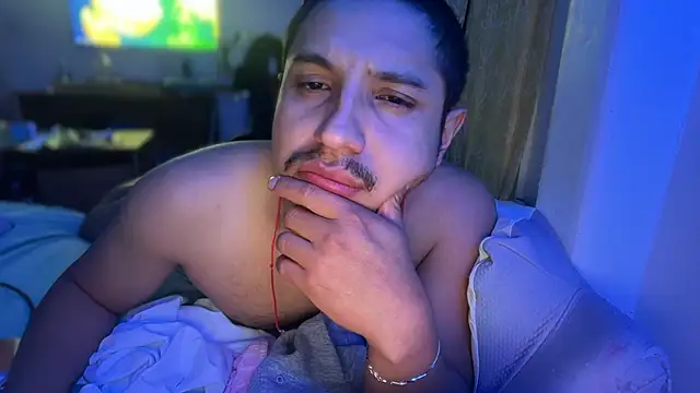 LosAngelesUncutLatino: вебкам-шоу