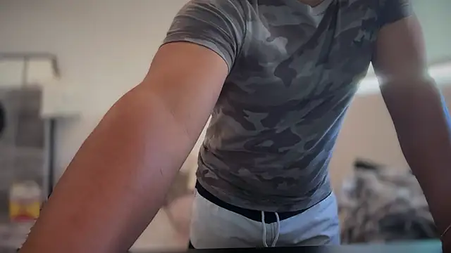 LosAngelesUncutLatino webkamerás műsora