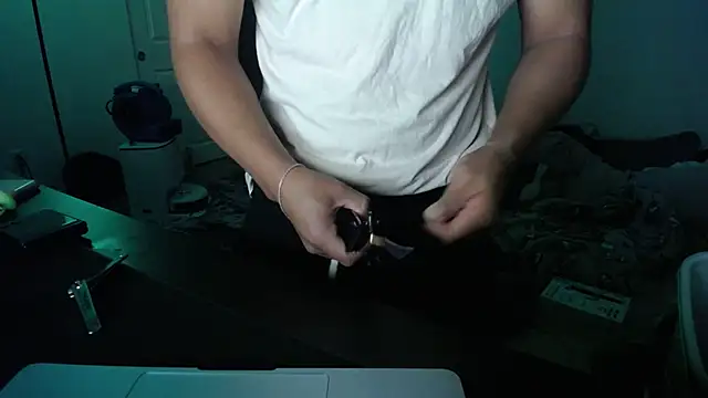 LosAngelesUncutLatino webkamerás műsora